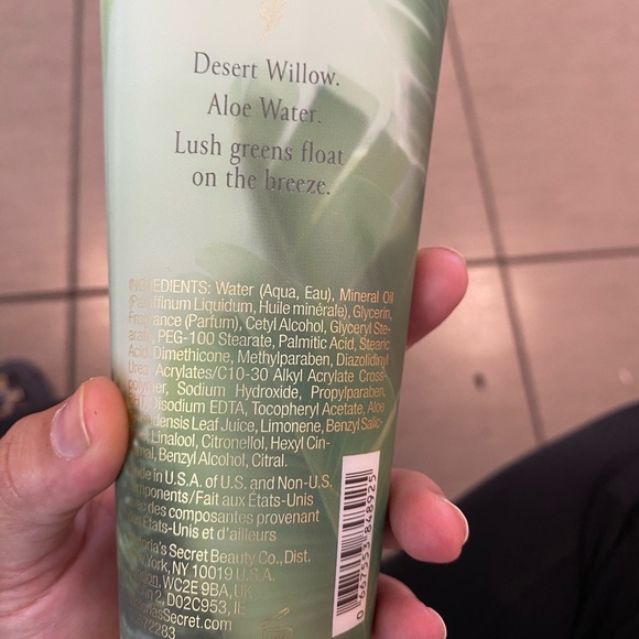 Lotion brand new . Victoria secrets - Picture 2 of 3